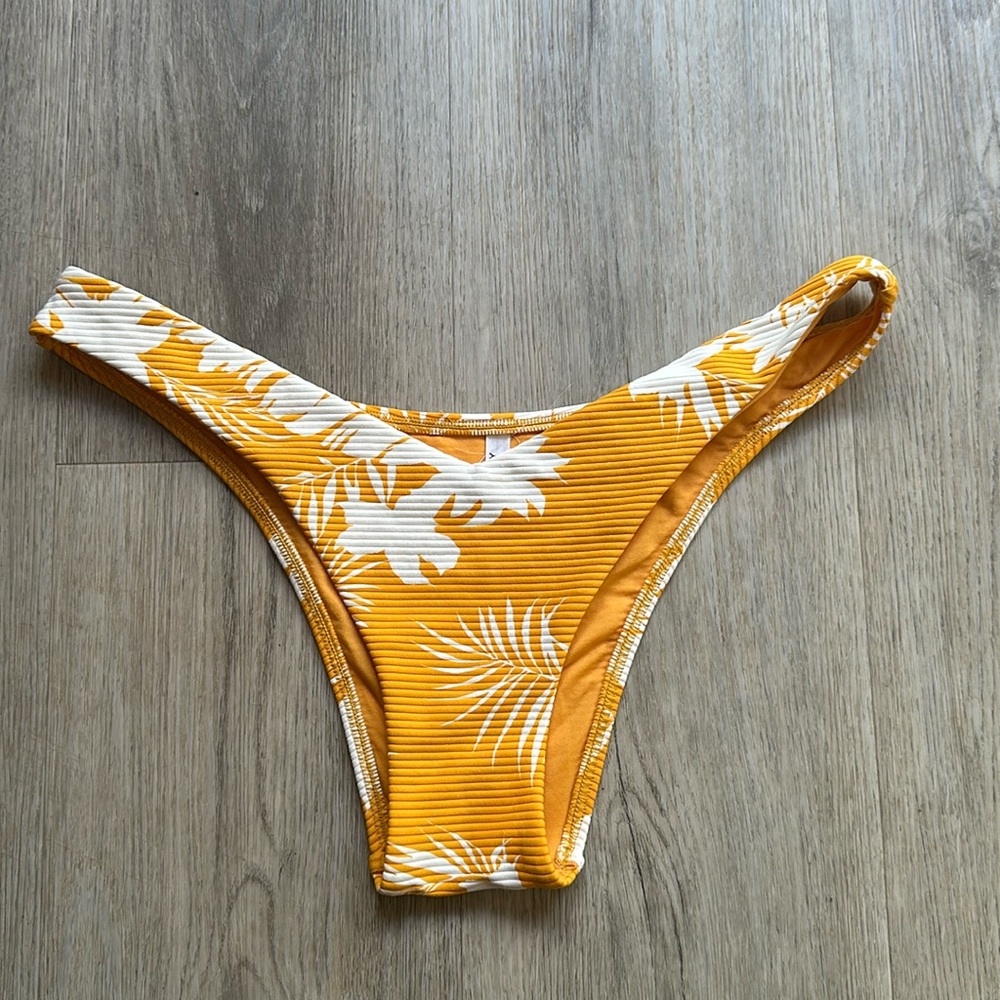 Seafolly Never Worn Bottoms US size 10